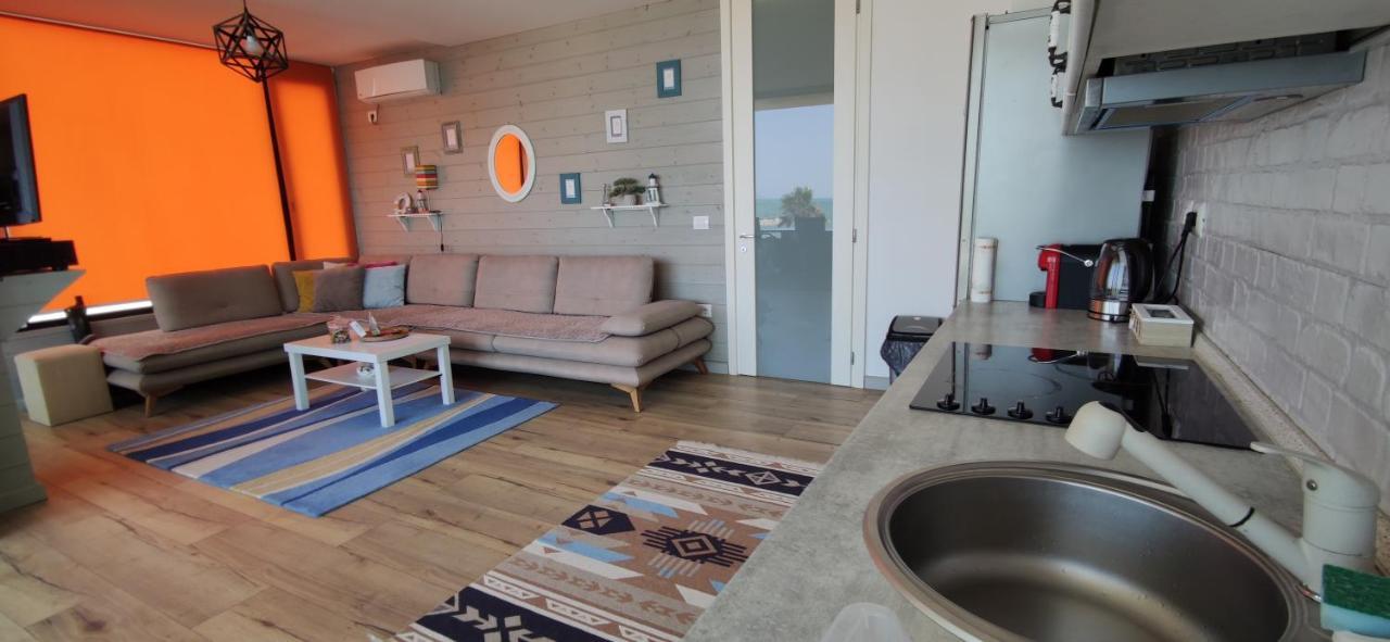 Luxury Beach Apartment In Qerret Golem  Eksteriør billede