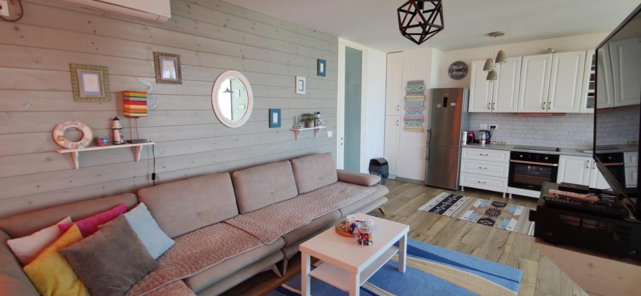 Luxury Beach Apartment In Qerret Golem  Eksteriør billede